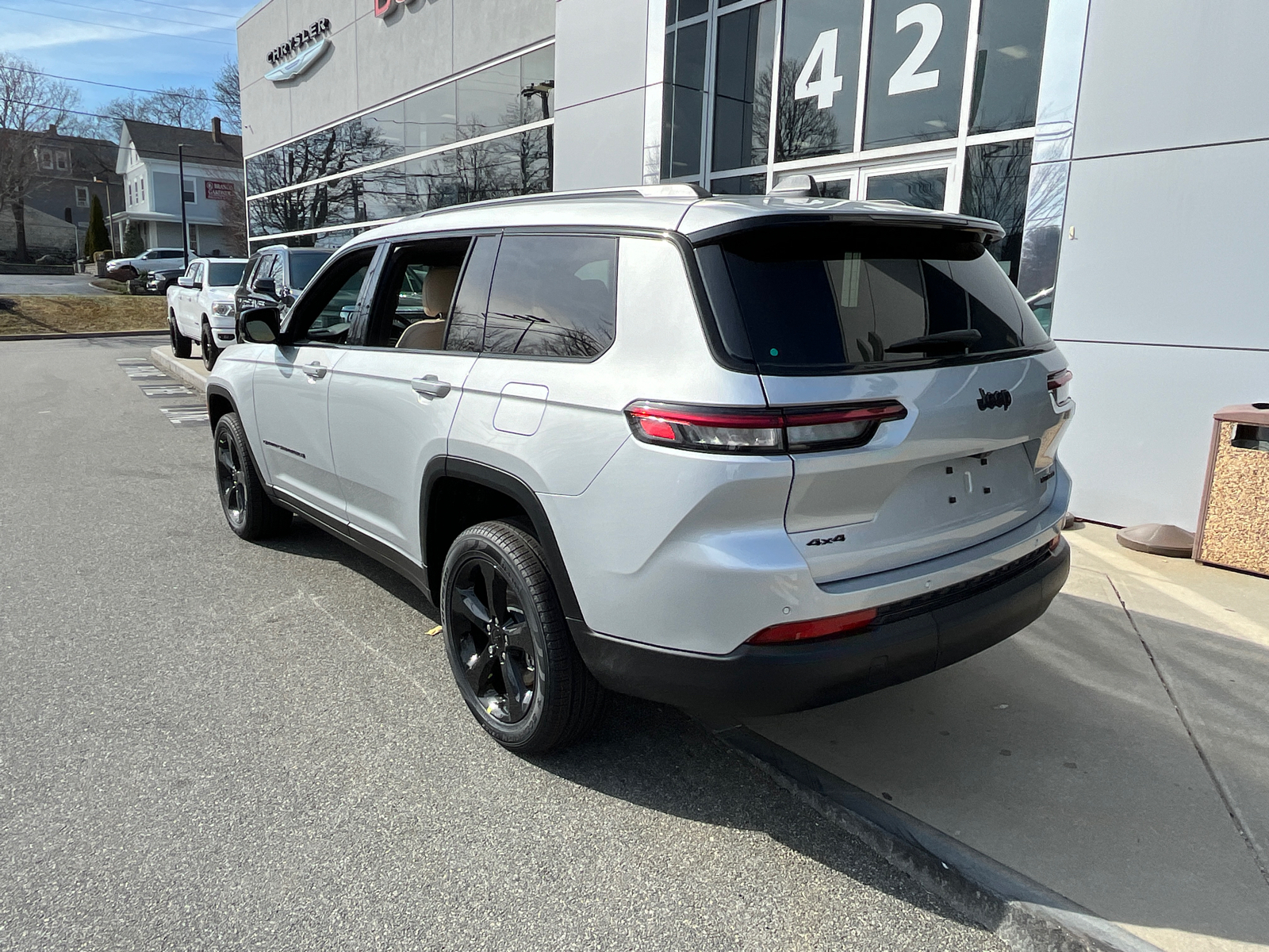 2024 Jeep Grand Cherokee L Limited 3