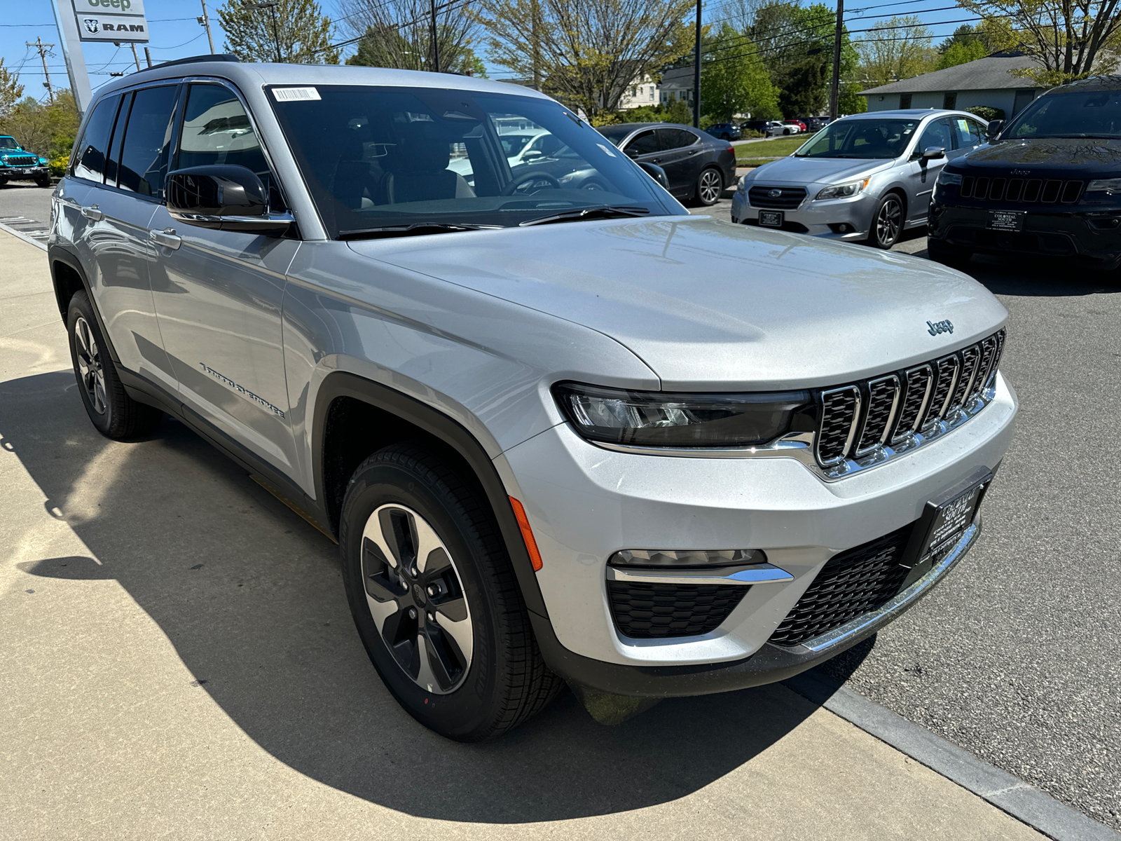 2024 Jeep Grand Cherokee 4xe  8