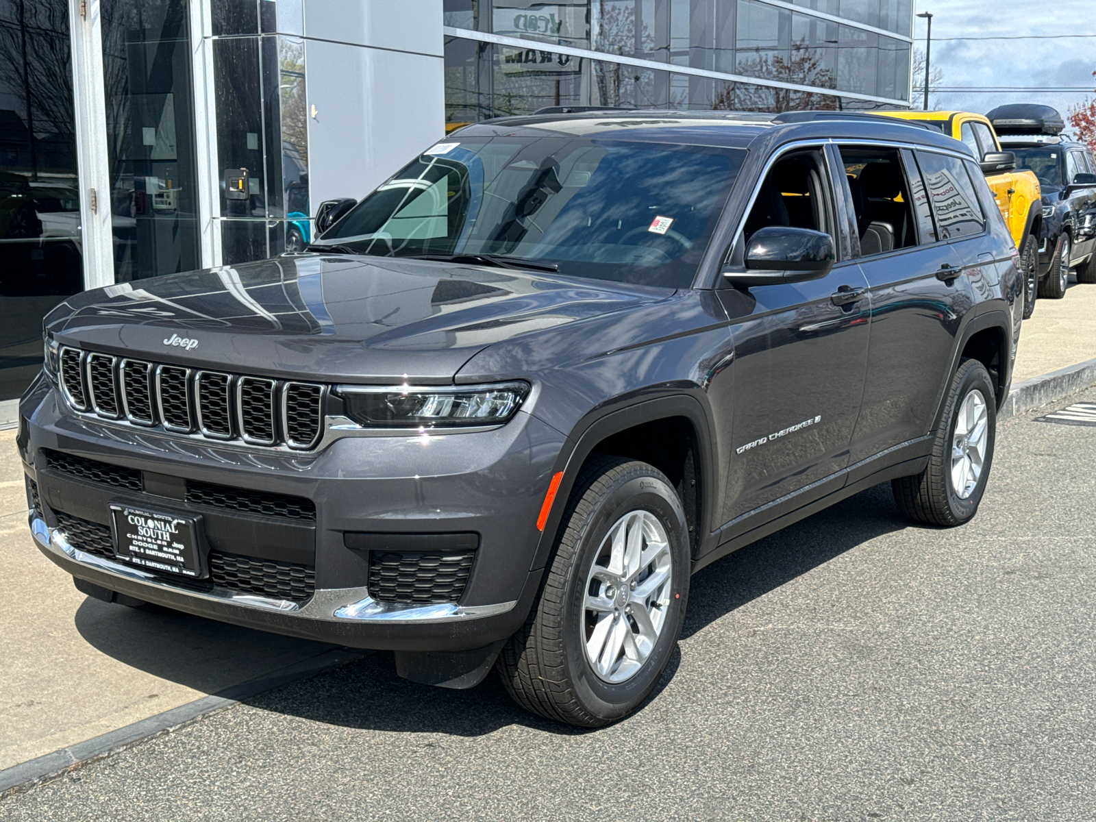 2024 Jeep Grand Cherokee L Laredo 1