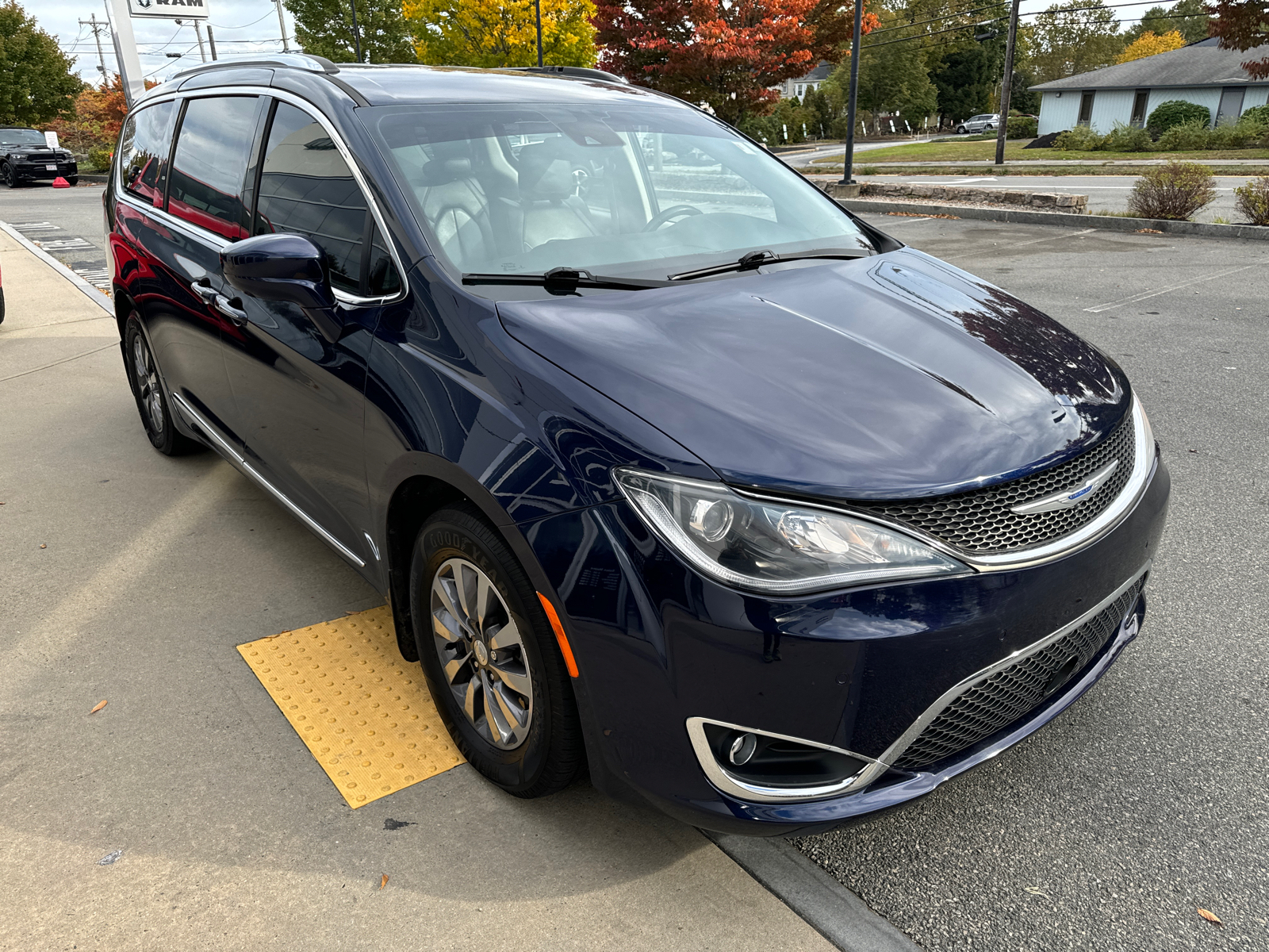 2019 Chrysler Pacifica Touring L Plus 8