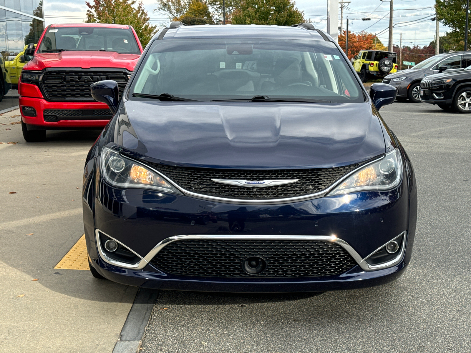 2019 Chrysler Pacifica Touring L Plus 38