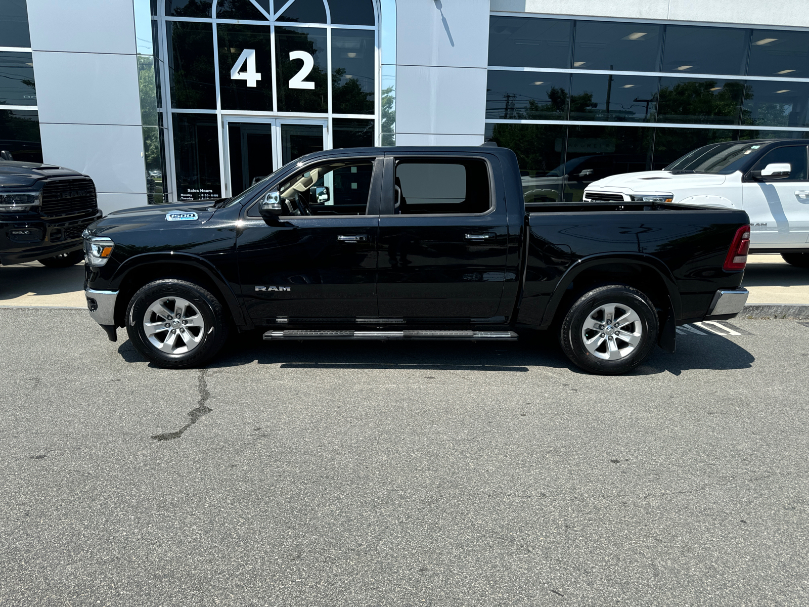 2021 Ram 1500 Laramie 4x4 Crew Cab 57 Box 3