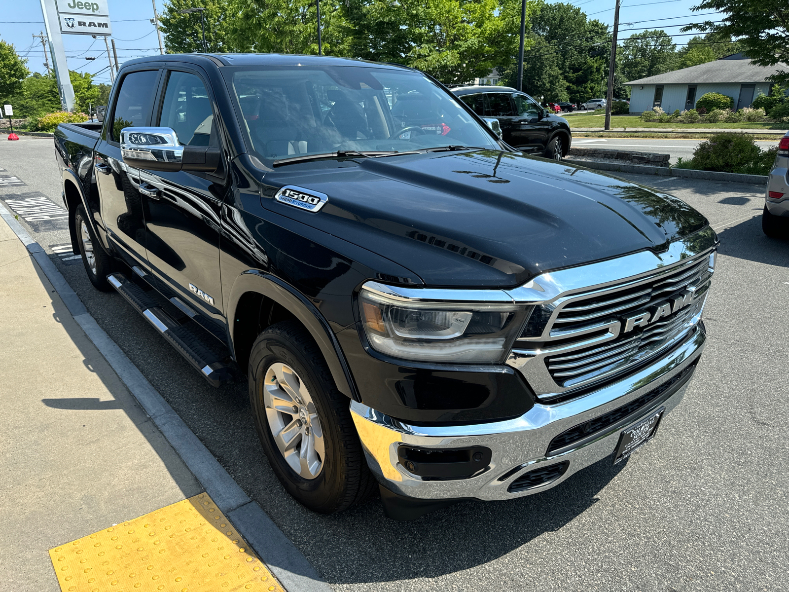 2021 Ram 1500 Laramie 4x4 Crew Cab 57 Box 8