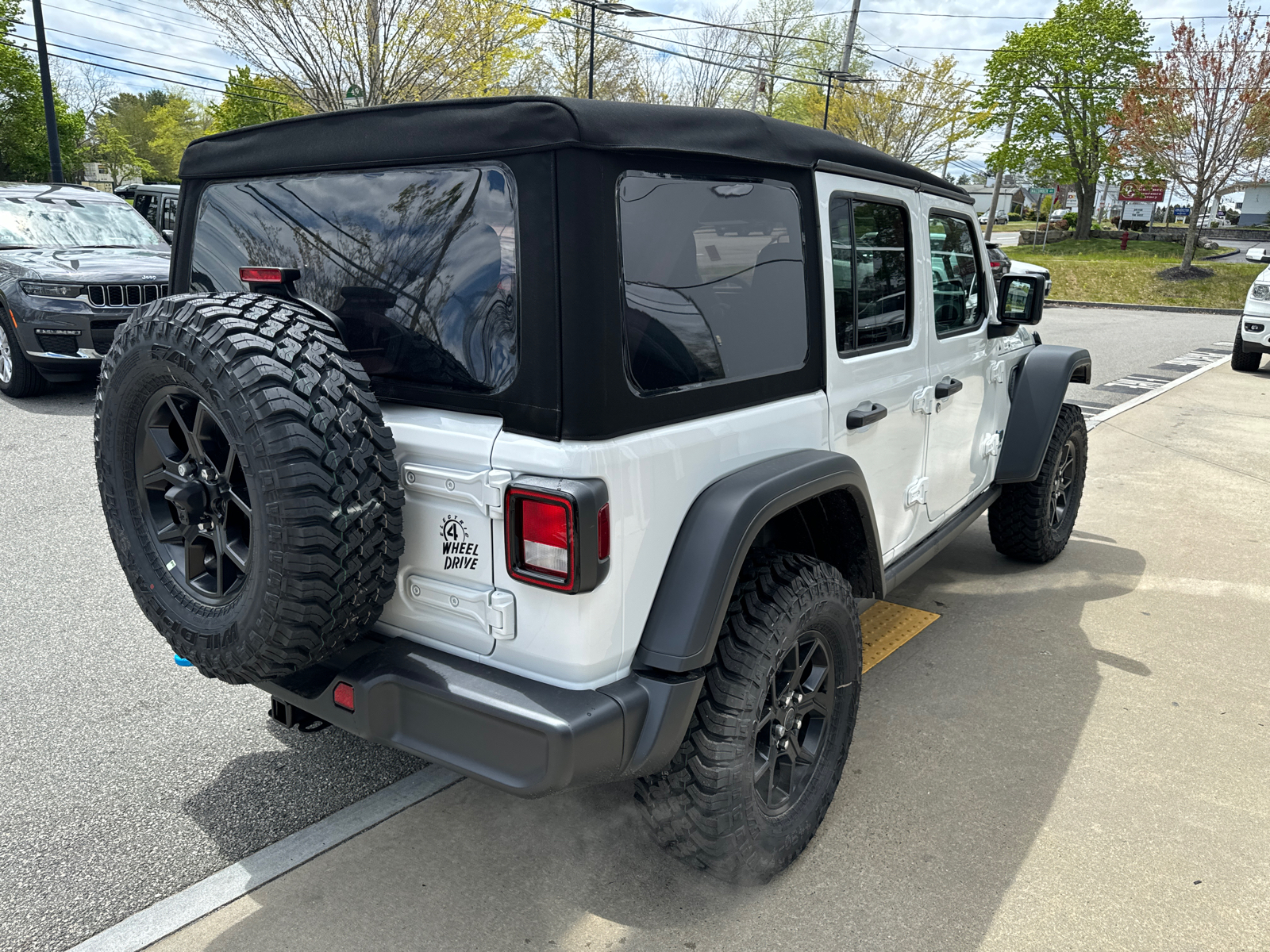 2024 Jeep Wrangler 4xe Willys 6