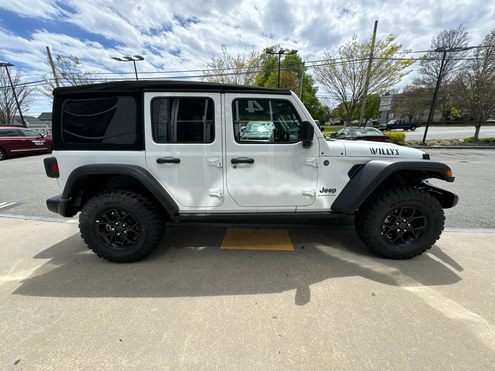 2024 Jeep Wrangler 4xe Willys 7