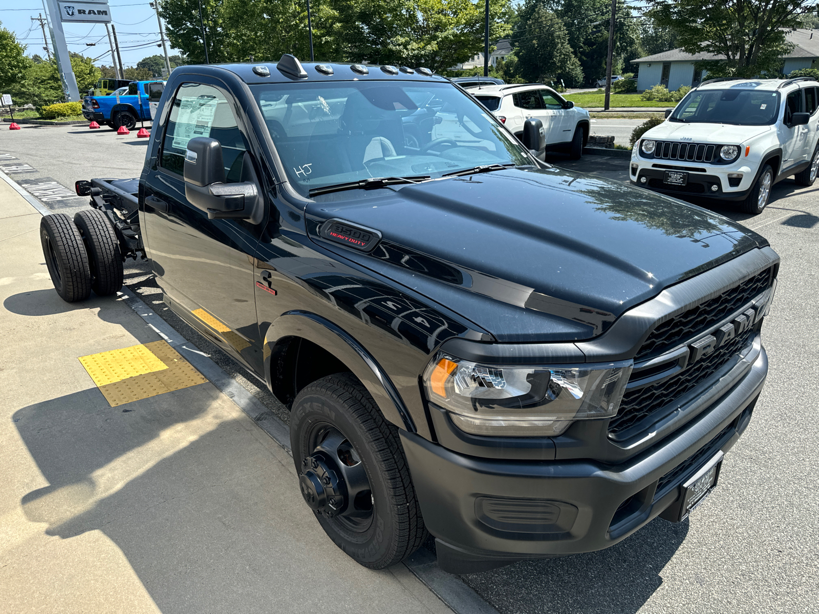 2024 Ram 3500 Chassis Cab Tradesman 4WD Reg Cab 84 CA 167.5 WB 8