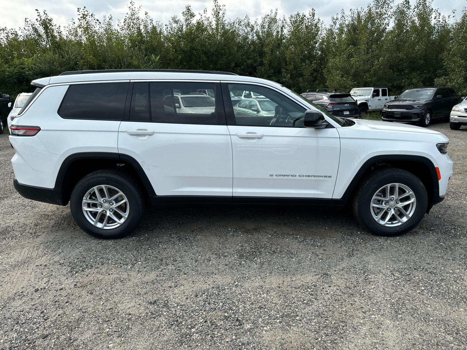 2024 Jeep Grand Cherokee L Laredo 7