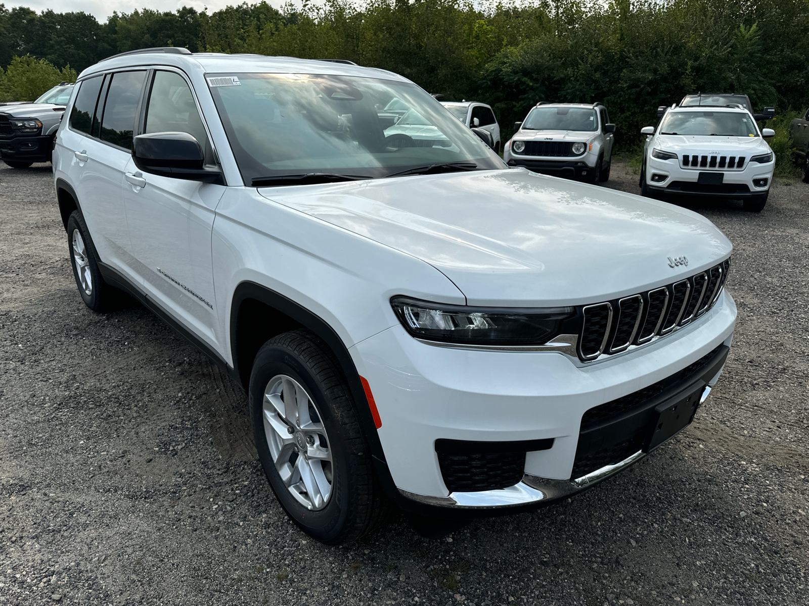 2024 Jeep Grand Cherokee L Laredo 8