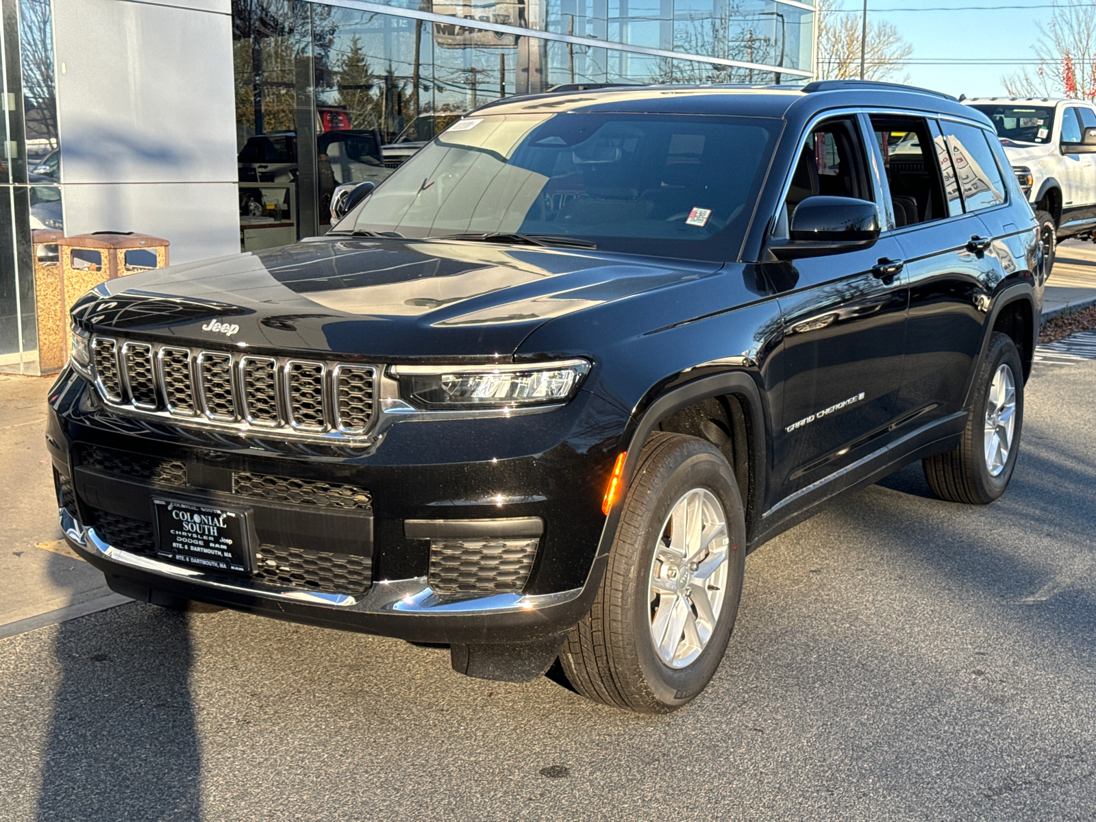 2024 Jeep Grand Cherokee L Laredo 1