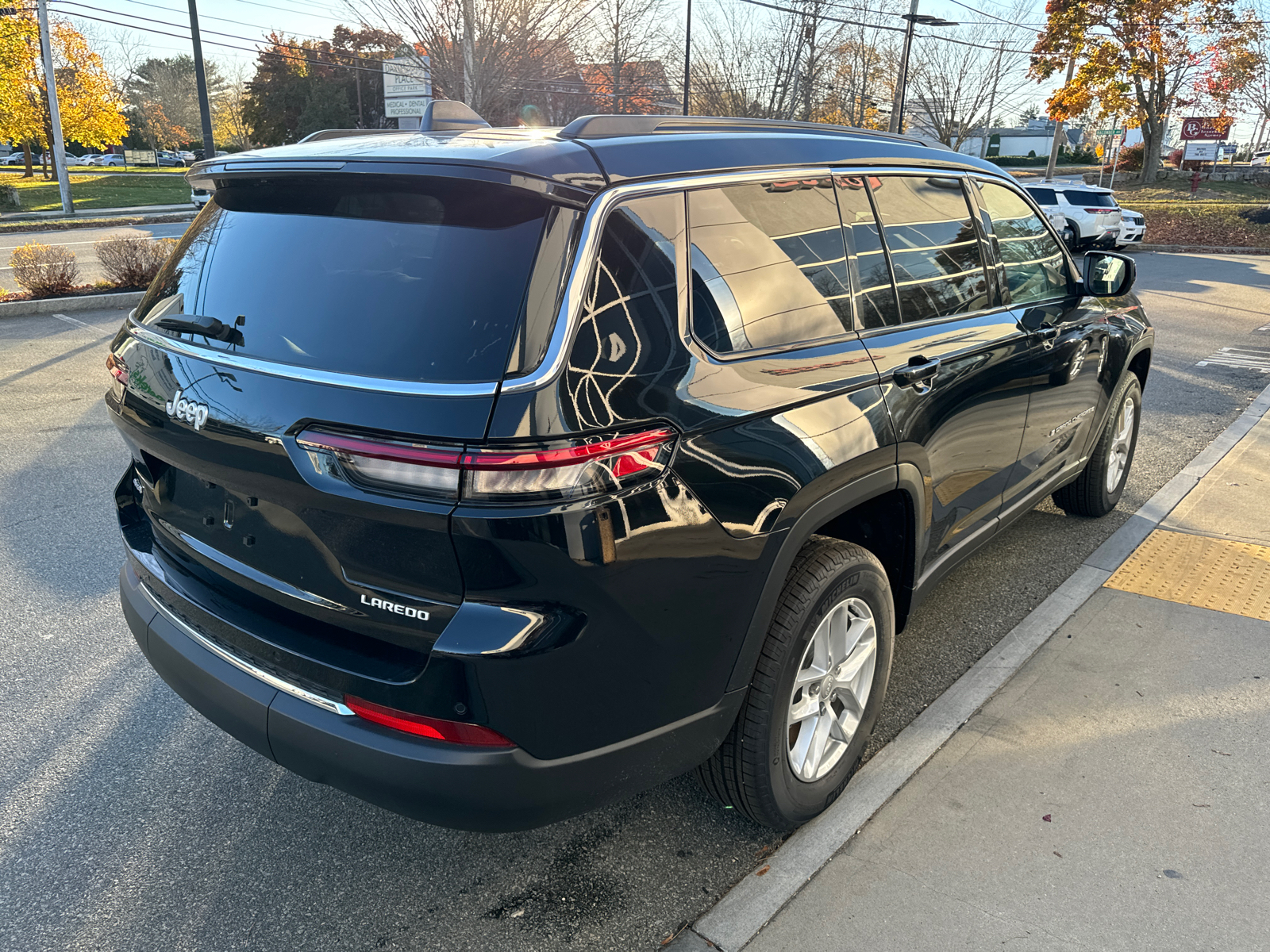 2024 Jeep Grand Cherokee L Laredo 6