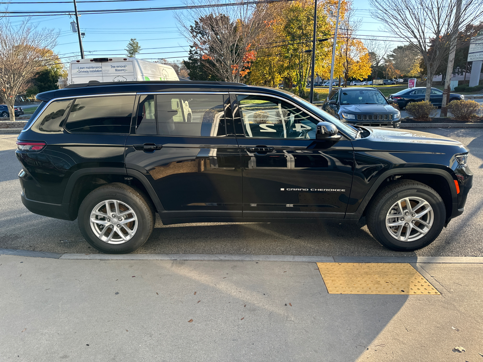 2024 Jeep Grand Cherokee L Laredo 7