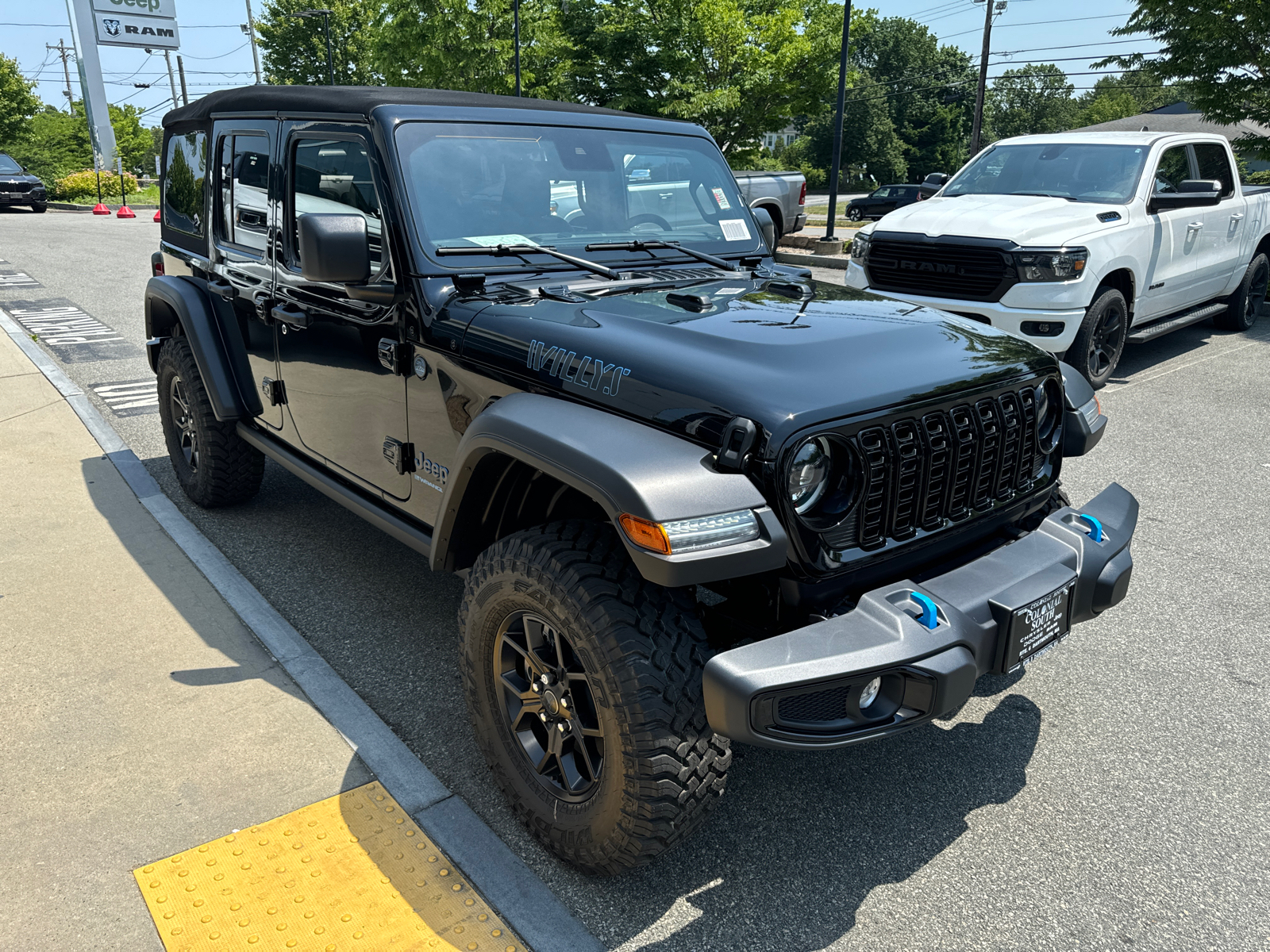 2024 Jeep Wrangler 4xe Willys 8