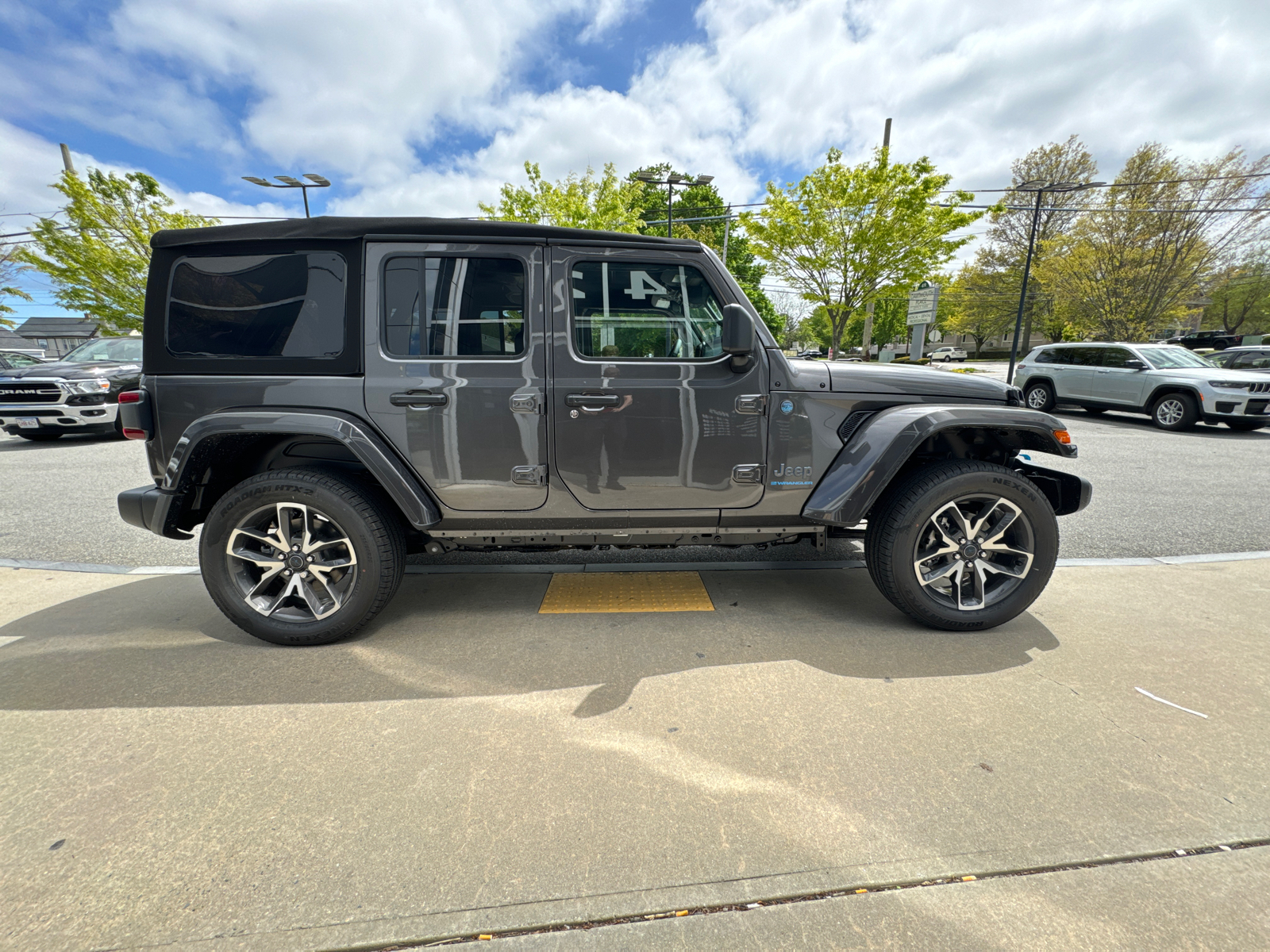 2024 Jeep Wrangler 4xe Sport S 7