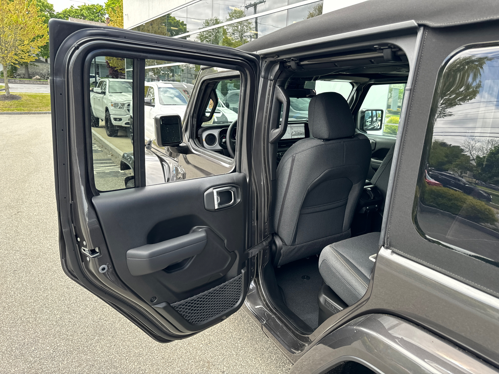 2024 Jeep Wrangler 4xe Sport S 29