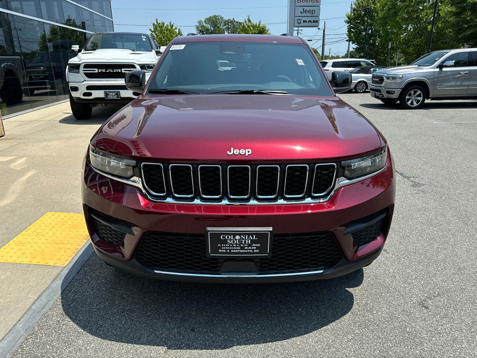 2024 Jeep Grand Cherokee Laredo X 9