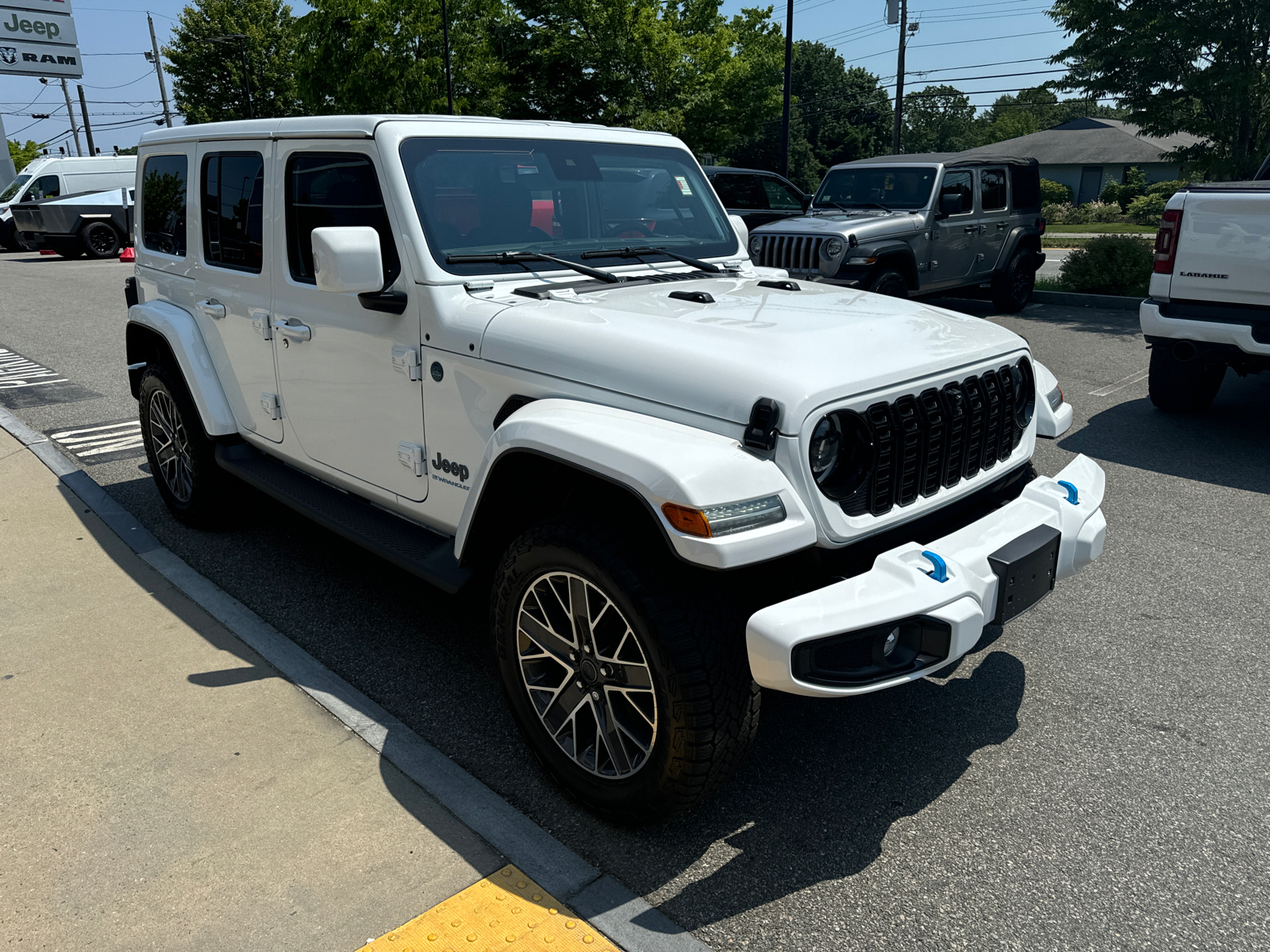 2024 Jeep Wrangler 4xe High Altitude 8