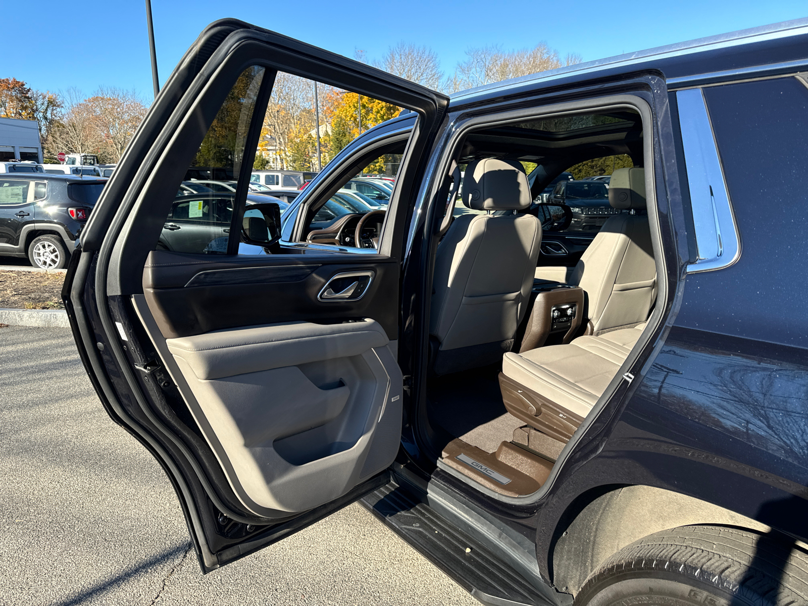 2021 GMC Yukon SLT 30