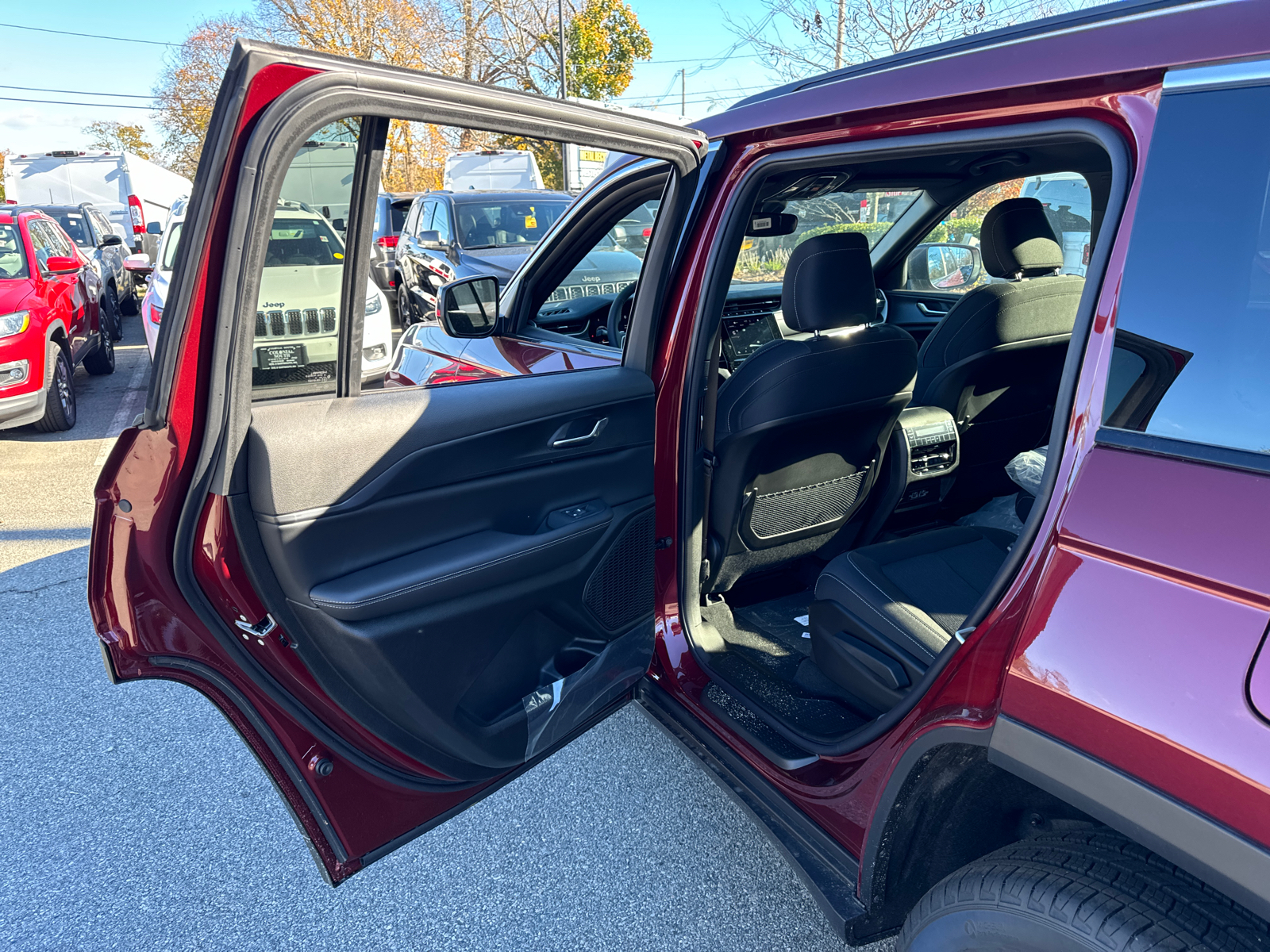 2024 Jeep Grand Cherokee L Laredo 30