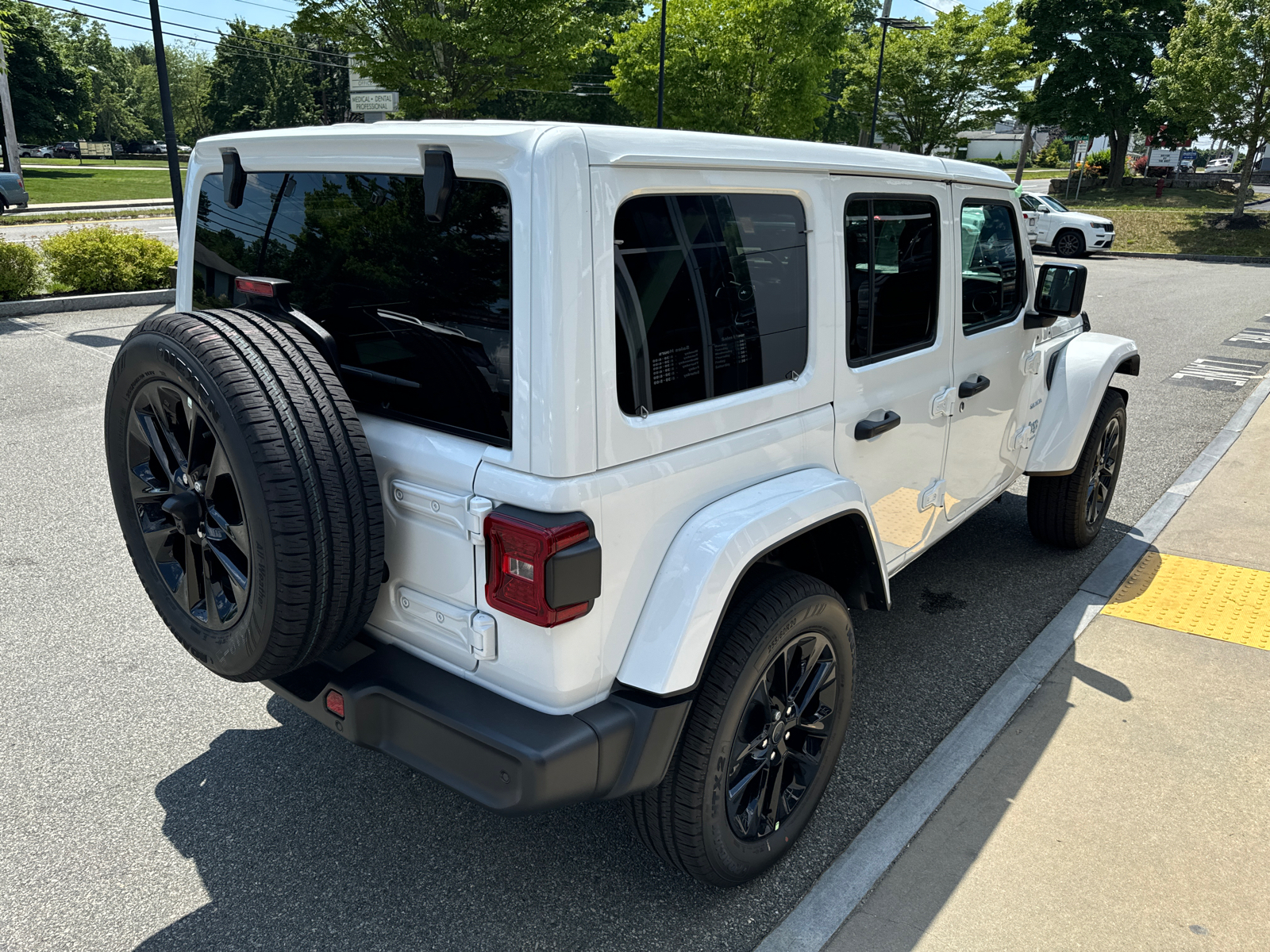 2024 Jeep Wrangler 4xe Sahara 6