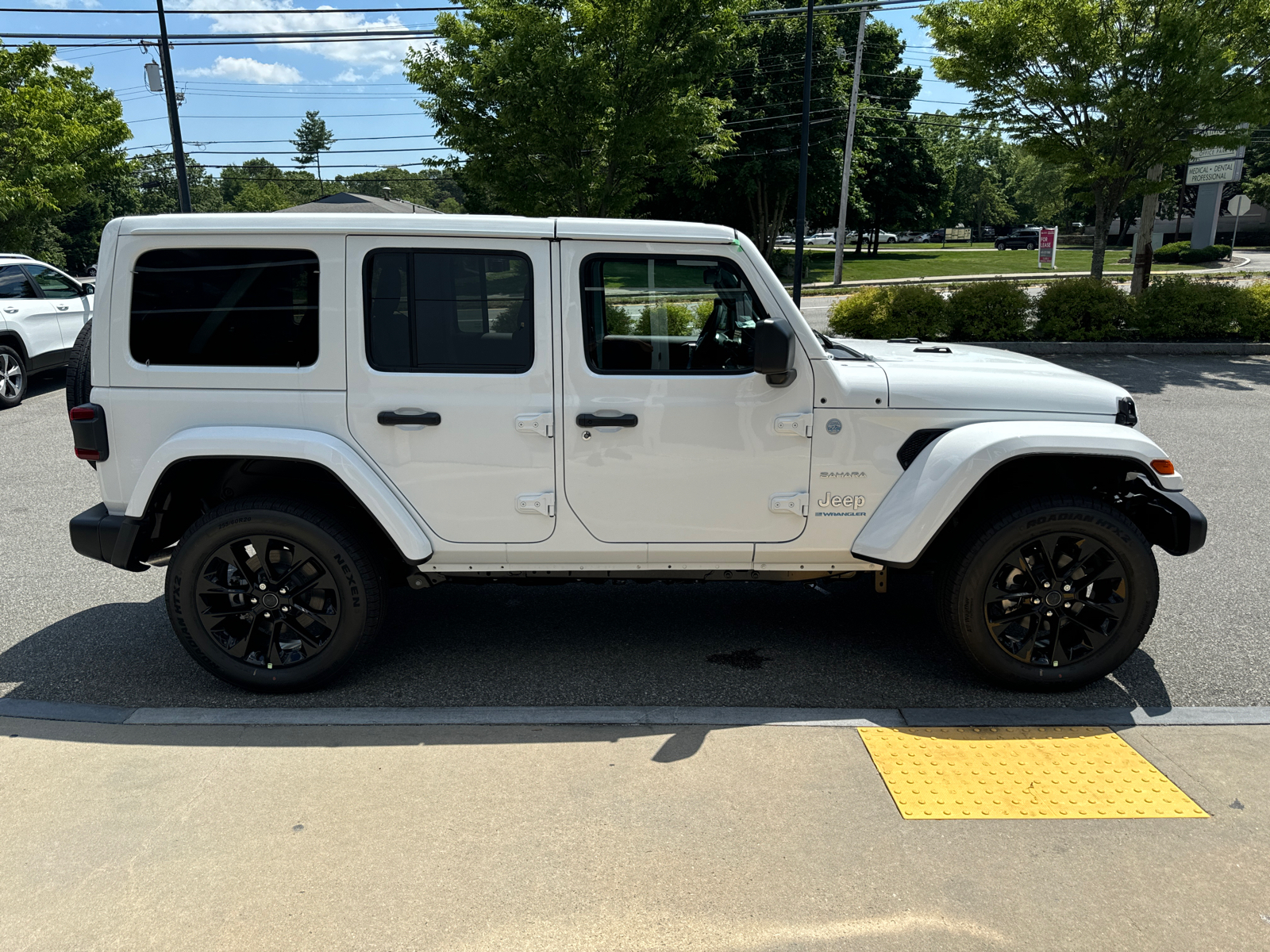 2024 Jeep Wrangler 4xe Sahara 7