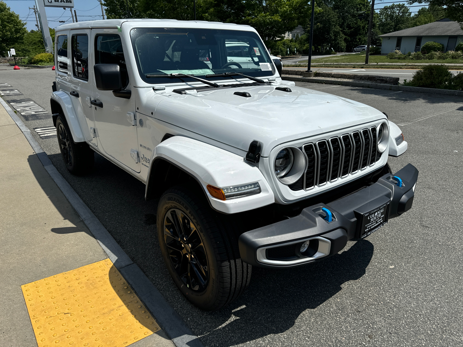 2024 Jeep Wrangler 4xe Sahara 8