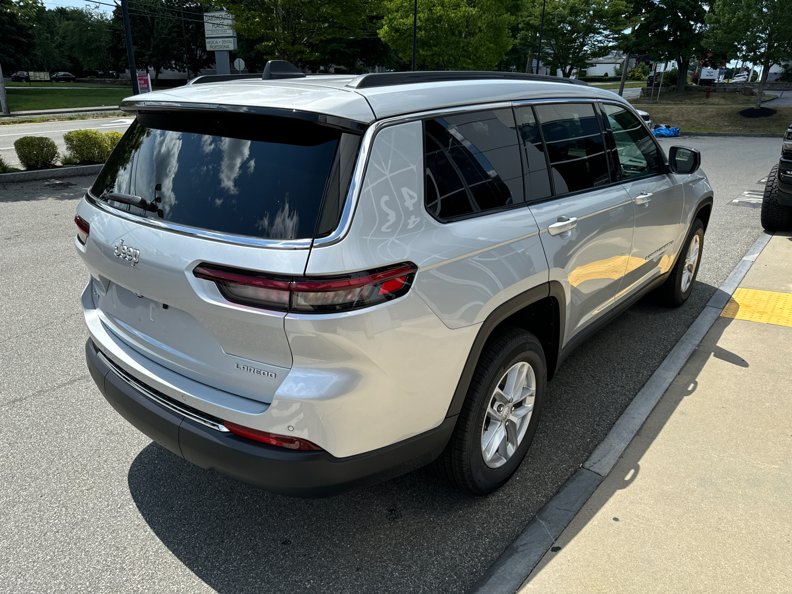 2024 Jeep Grand Cherokee L Laredo 6