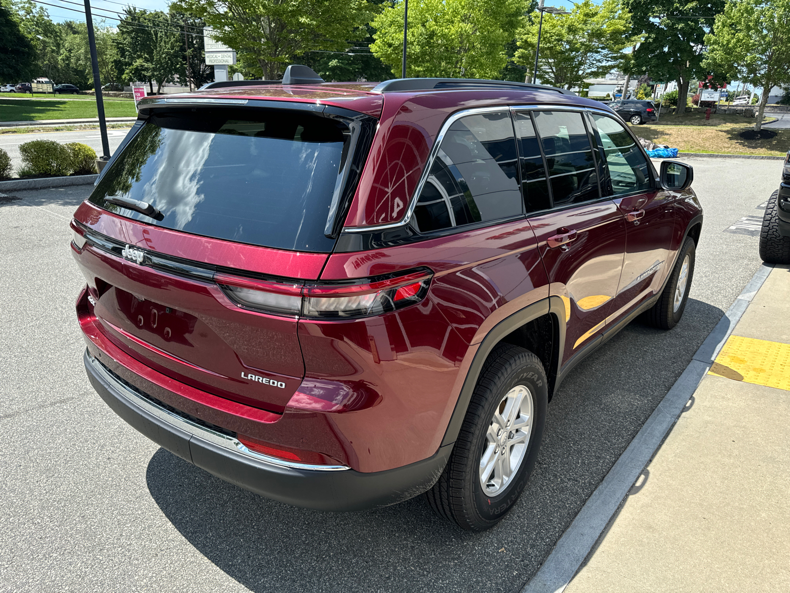 2024 Jeep Grand Cherokee Laredo 6