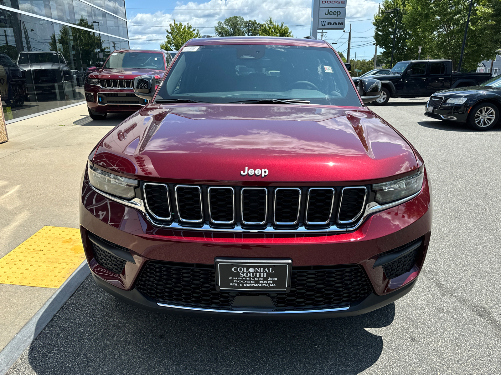 2024 Jeep Grand Cherokee Laredo 9