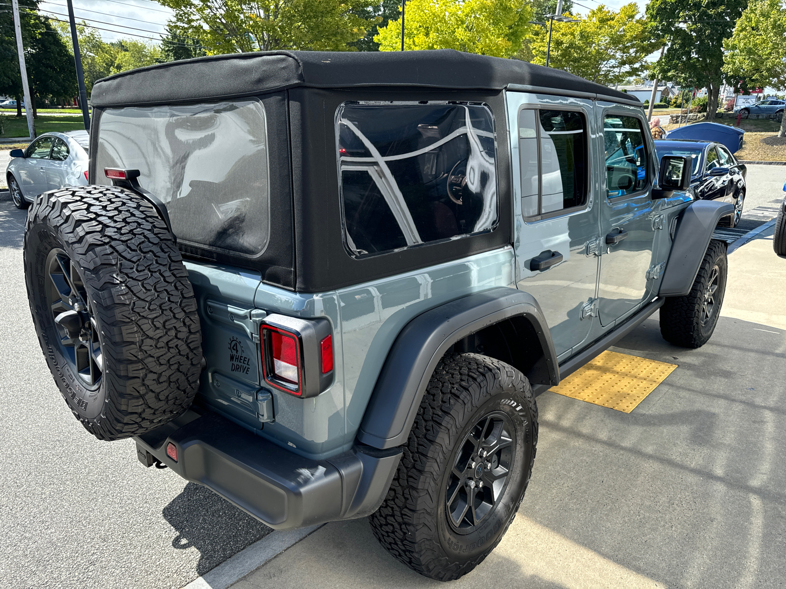 2024 Jeep Wrangler 4xe Willys 6