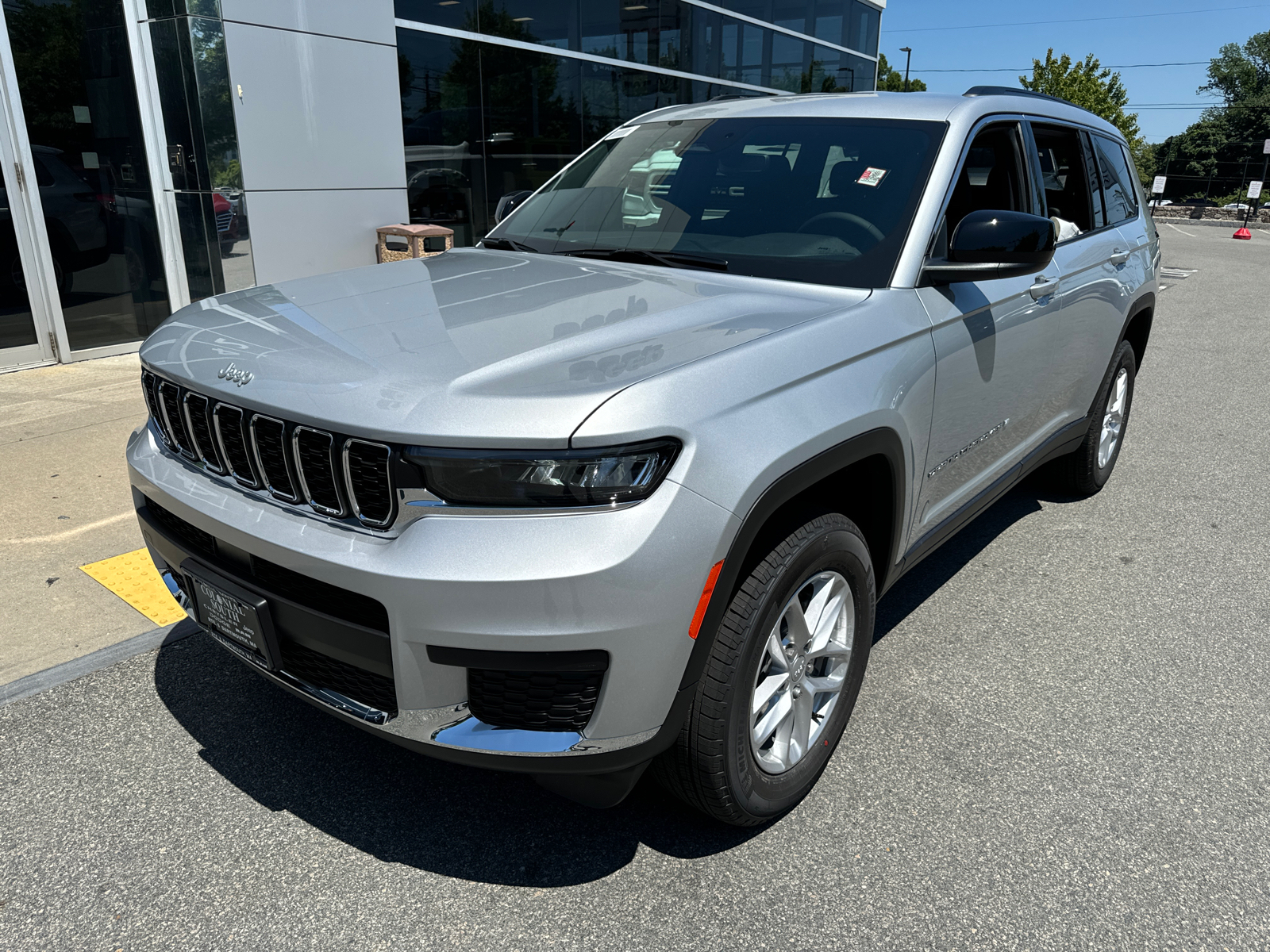 2024 Jeep Grand Cherokee L Laredo 2