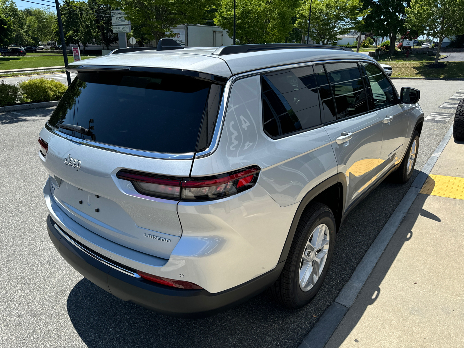 2024 Jeep Grand Cherokee L Laredo 6