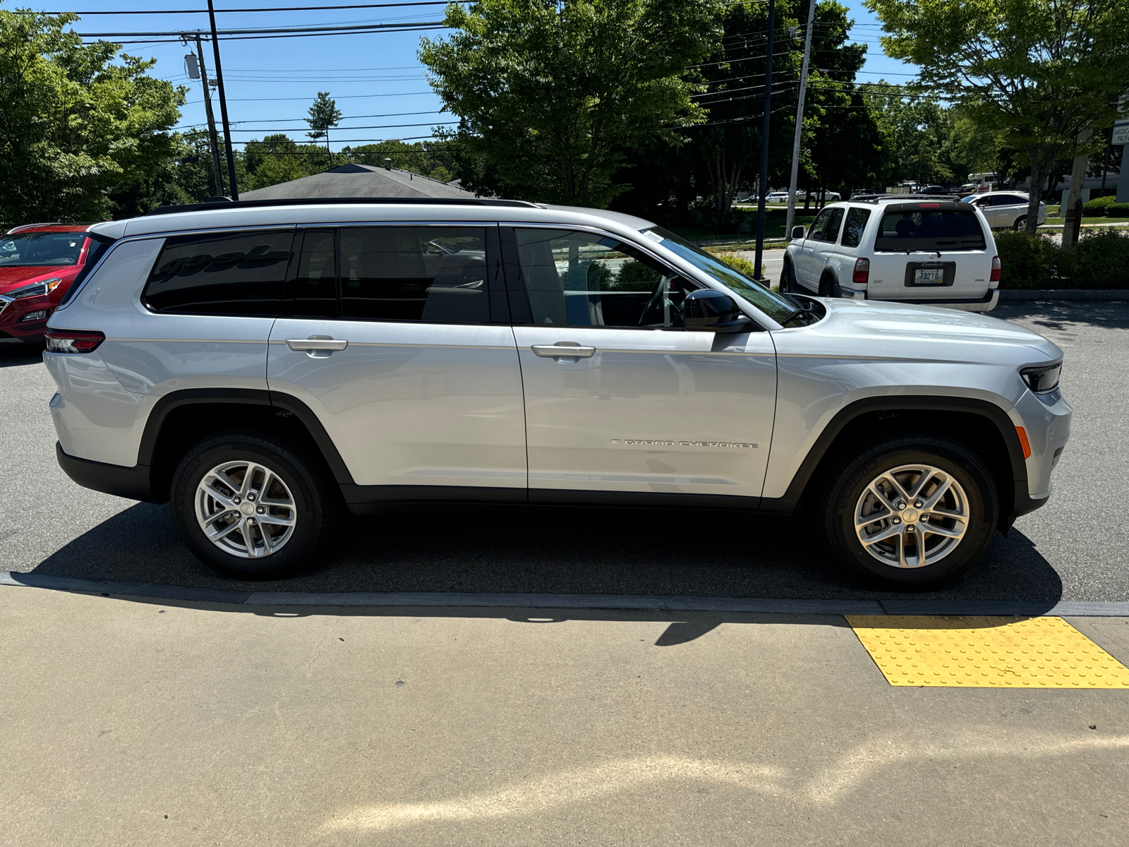 2024 Jeep Grand Cherokee L Laredo 7