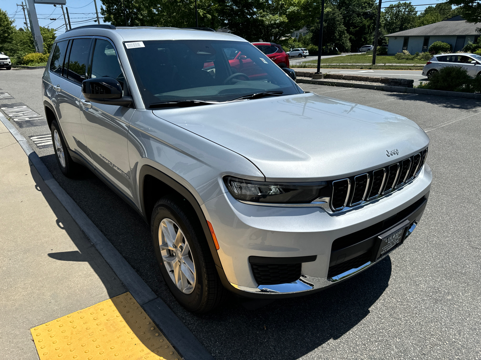 2024 Jeep Grand Cherokee L Laredo 8