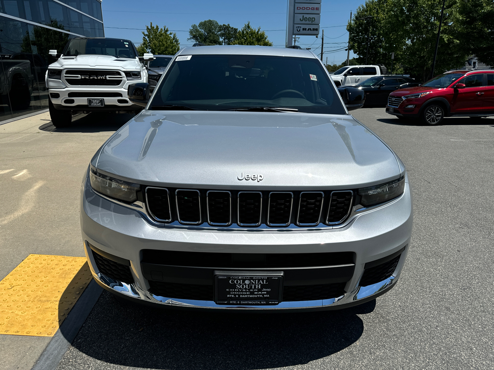 2024 Jeep Grand Cherokee L Laredo 9