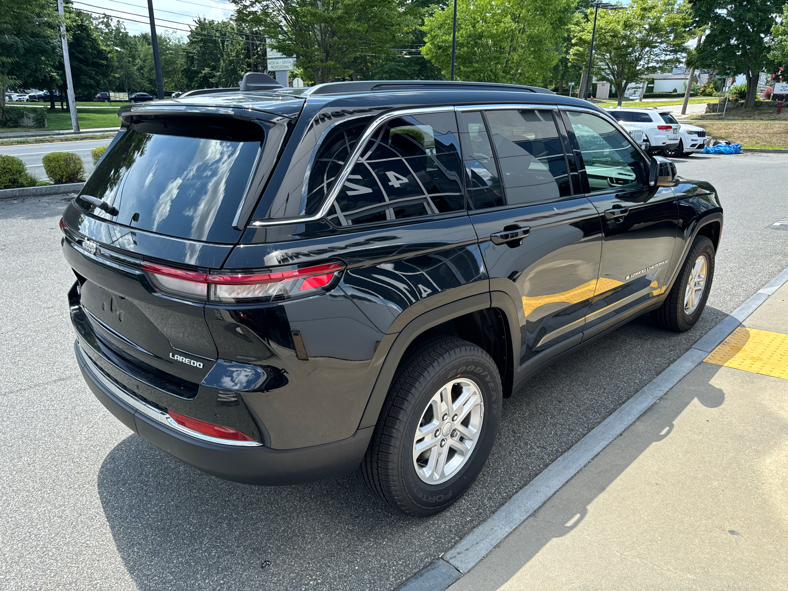 2024 Jeep Grand Cherokee Laredo 6