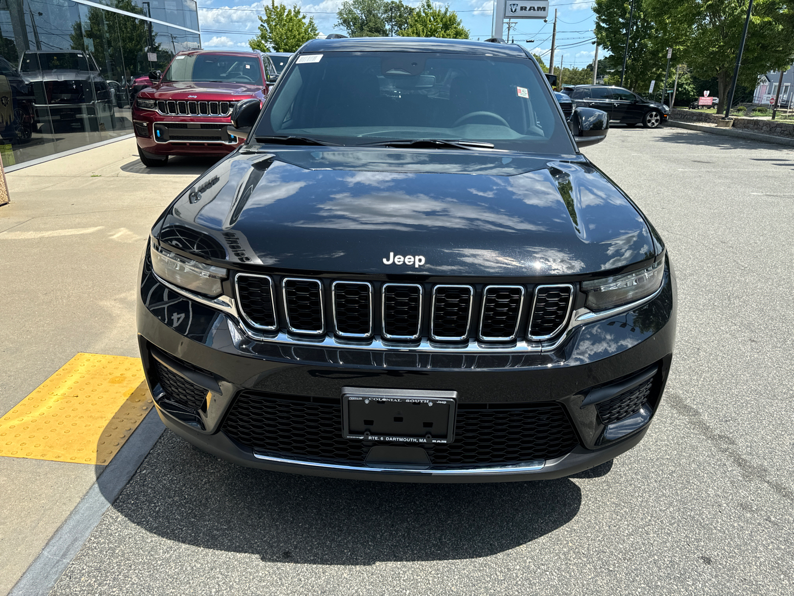 2024 Jeep Grand Cherokee Laredo 9