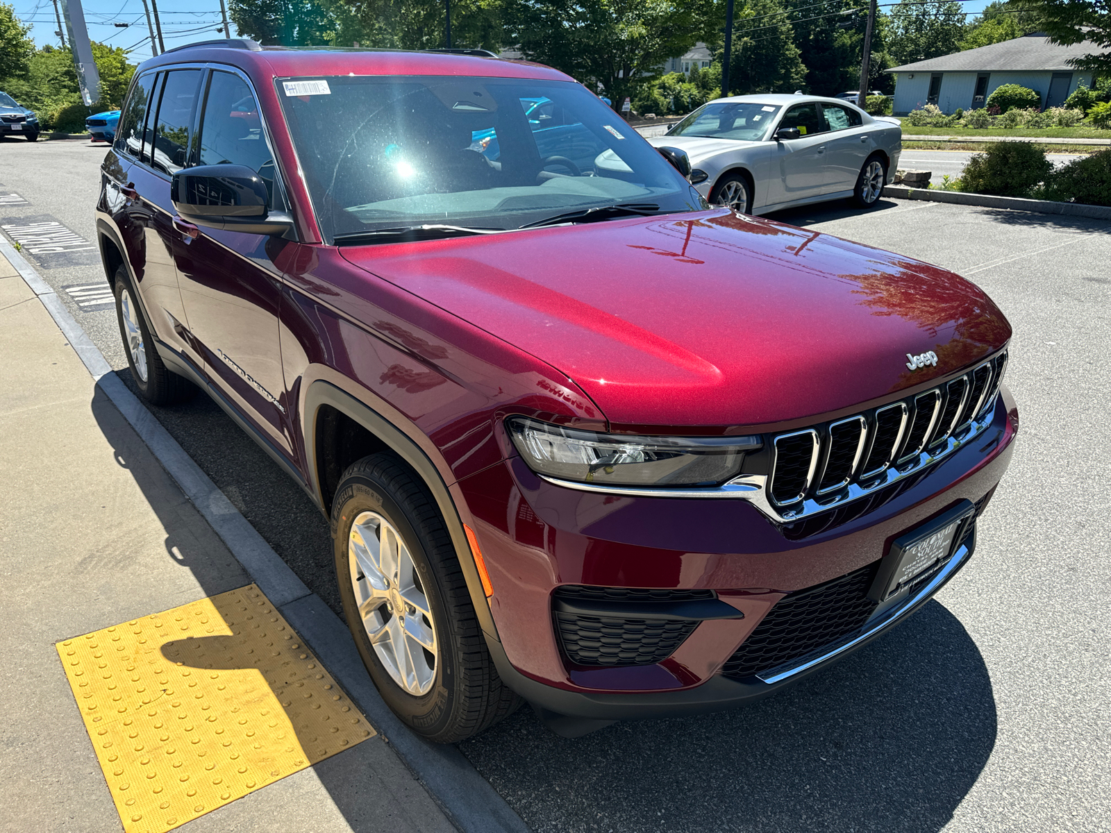 2024 Jeep Grand Cherokee Laredo X 8