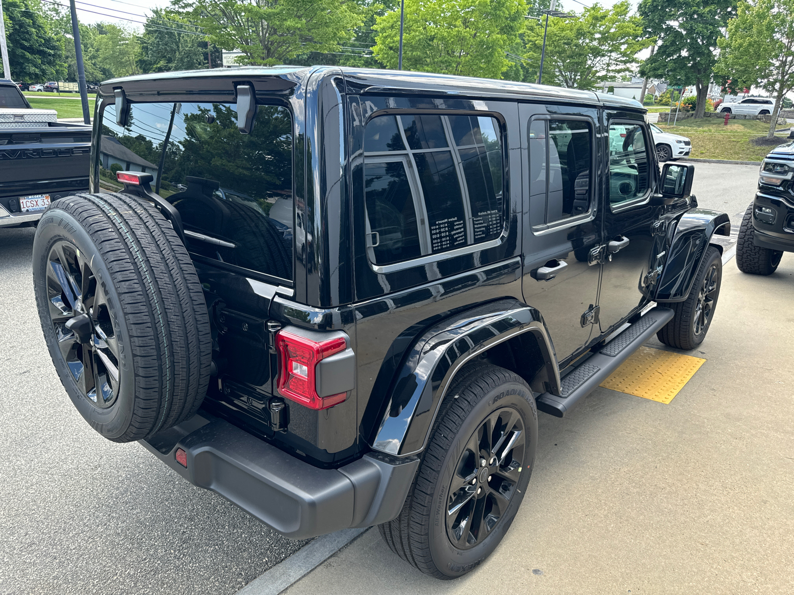 2024 Jeep Wrangler 4xe Sahara 6