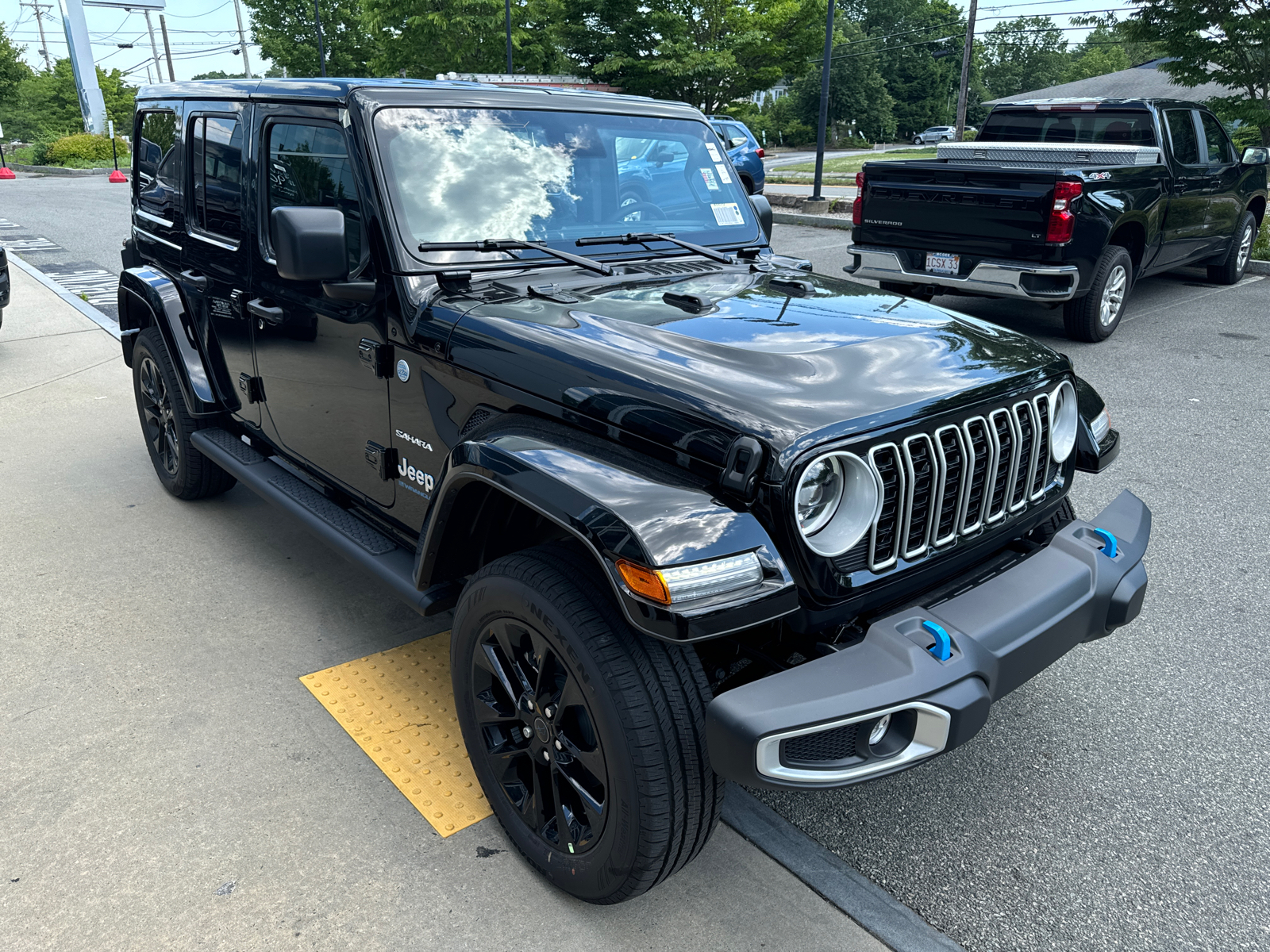 2024 Jeep Wrangler 4xe Sahara 8