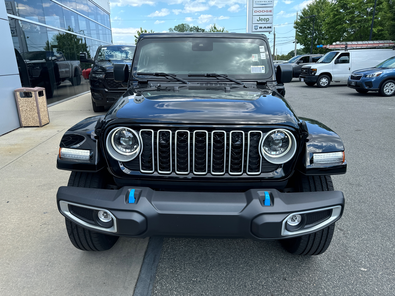 2024 Jeep Wrangler 4xe Sahara 9