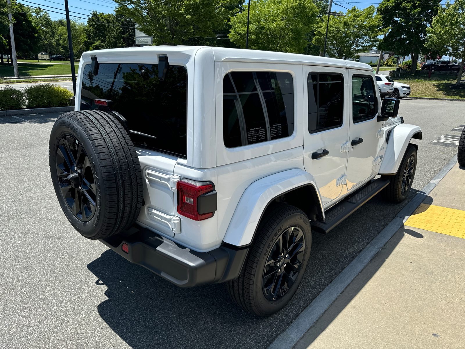 2024 Jeep Wrangler 4xe Sahara 6