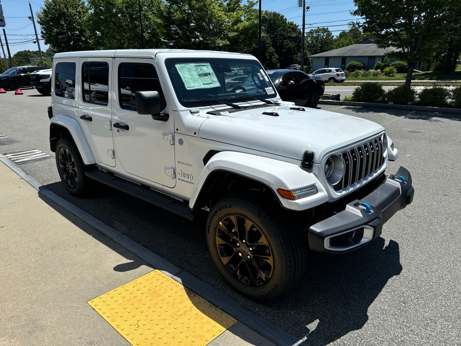 2024 Jeep Wrangler 4xe Sahara 8