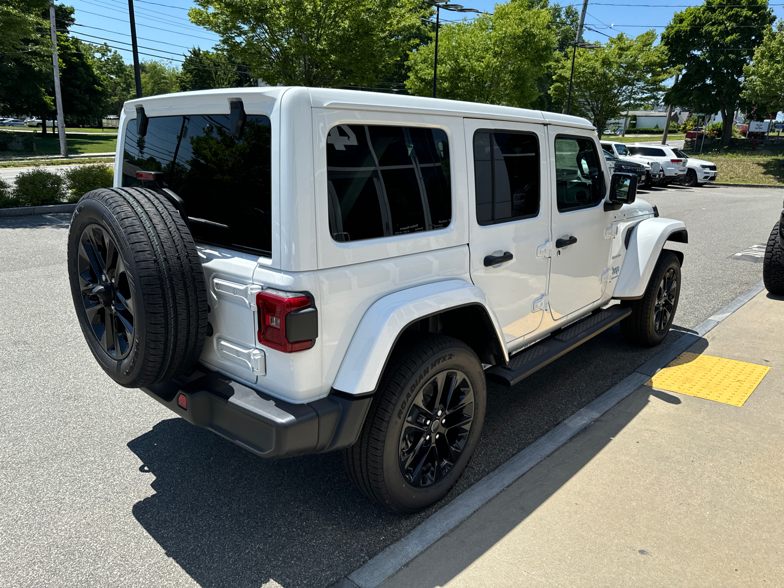 2024 Jeep Wrangler 4xe Sahara 6