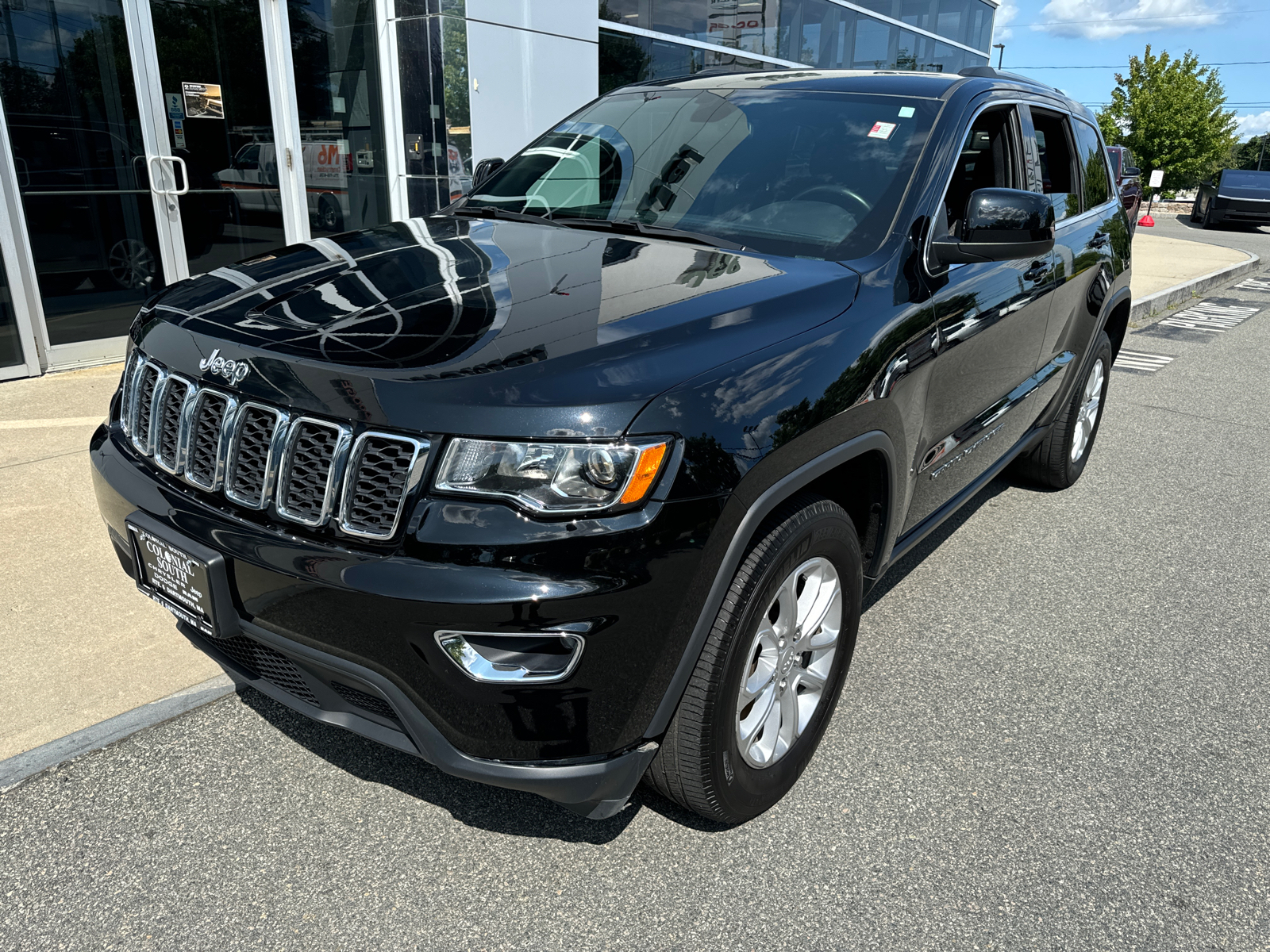 2021 Jeep Grand Cherokee Laredo E 2