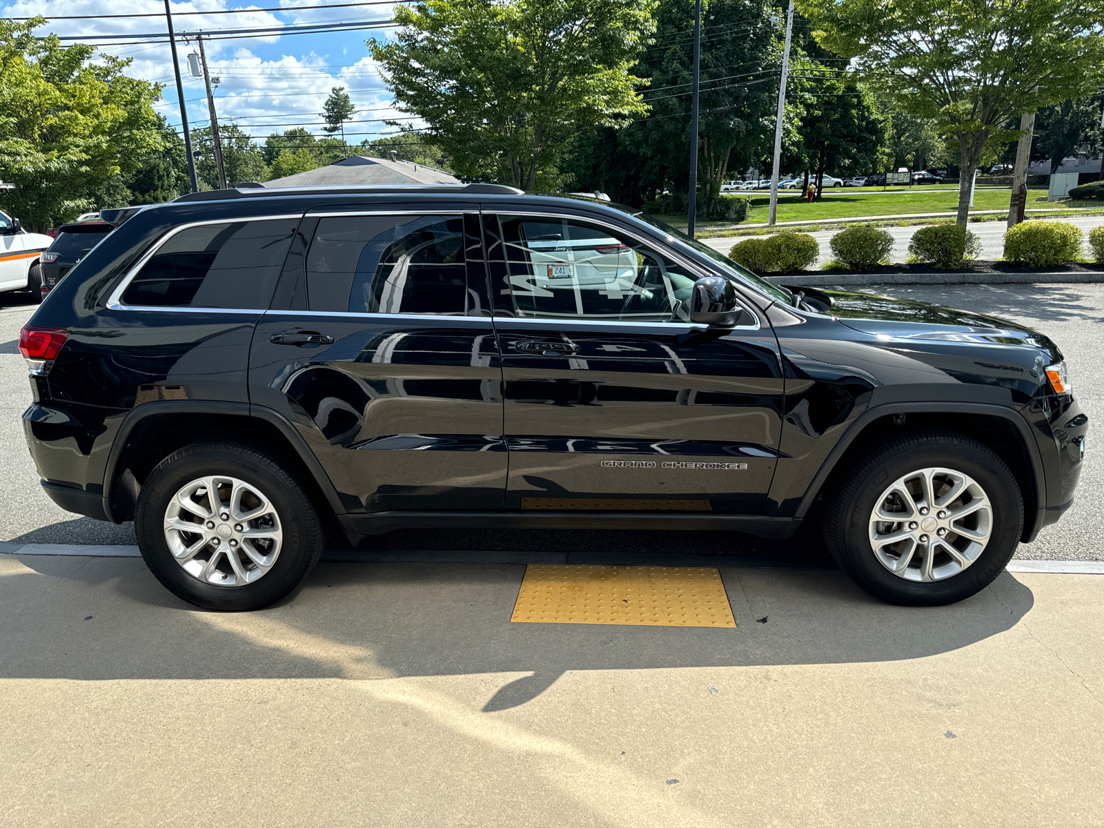 2021 Jeep Grand Cherokee Laredo E 7