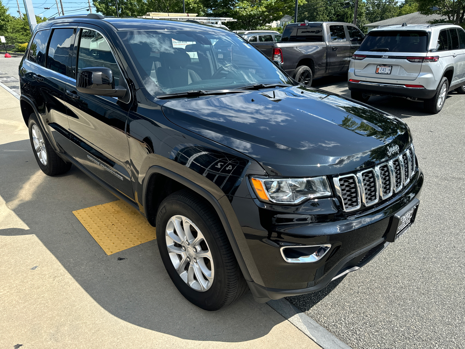 2021 Jeep Grand Cherokee Laredo E 8