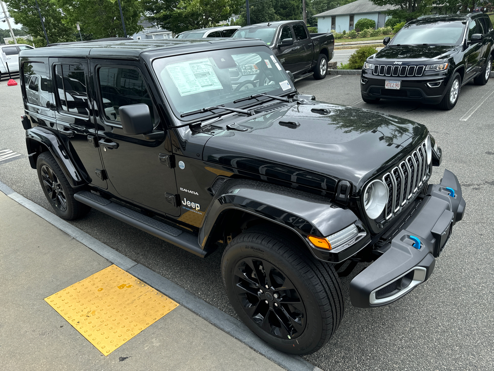 2024 Jeep Wrangler 4xe Sahara 8