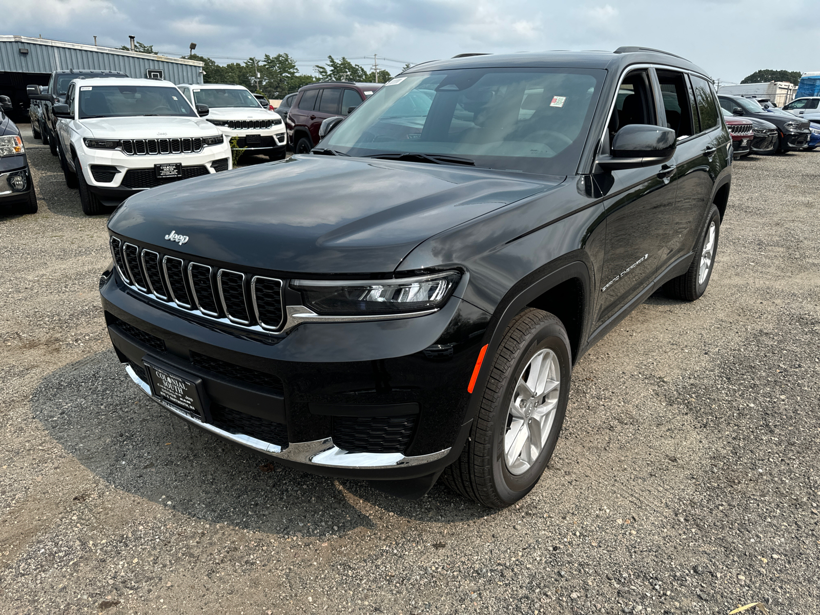 2024 Jeep Grand Cherokee L Laredo 2