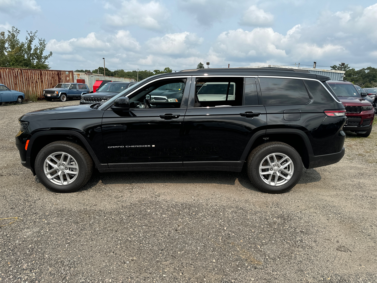 2024 Jeep Grand Cherokee L Laredo 3