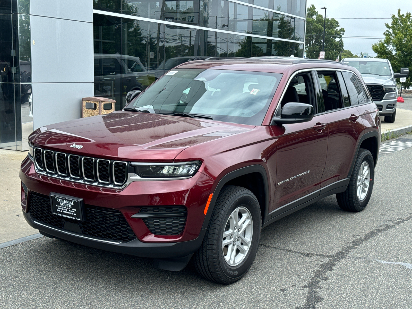 2024 Jeep Grand Cherokee Laredo 1